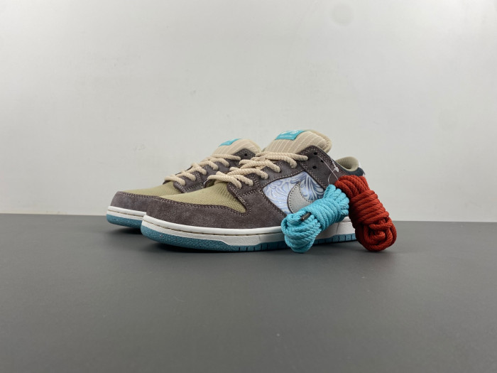 Nike SB Dunk Low Pro 'Big Money Savings' (FZ3129-200)