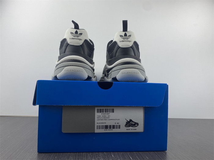 blcg sneaker triple.s sneakers l908-8906