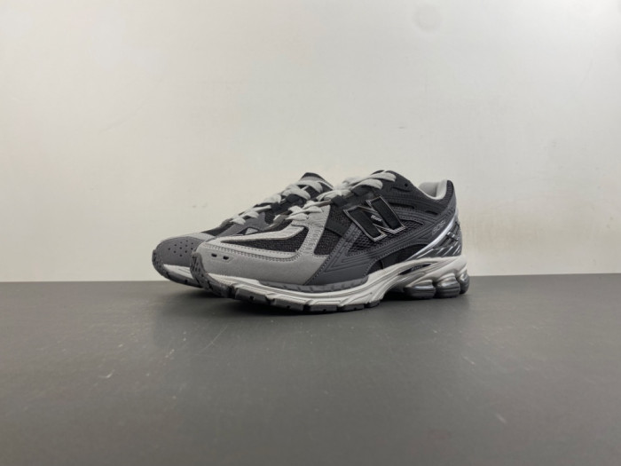 New Ba1an*e 1906 Utility 'Black/Grey' U19064JO