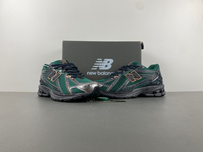 New Balance 1906R 