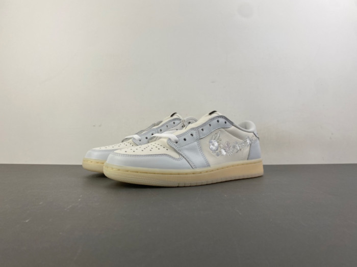 Air Jordan 1 Retro Low OG Rabbit Floral Swoosh IF4391-100
