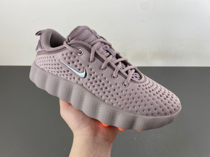 Nike Wmns Mind 002 