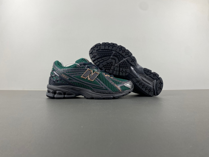 New Balance 1906R 
