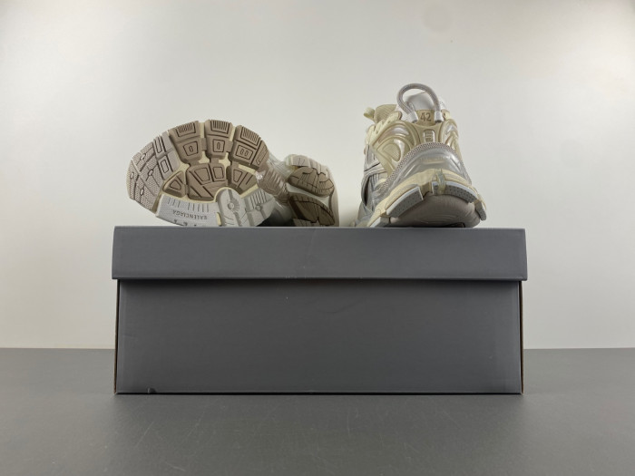 blcg runner sneaker 772767-w3rny-9797