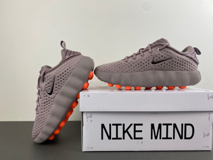 Nike Wmns Mind 002 