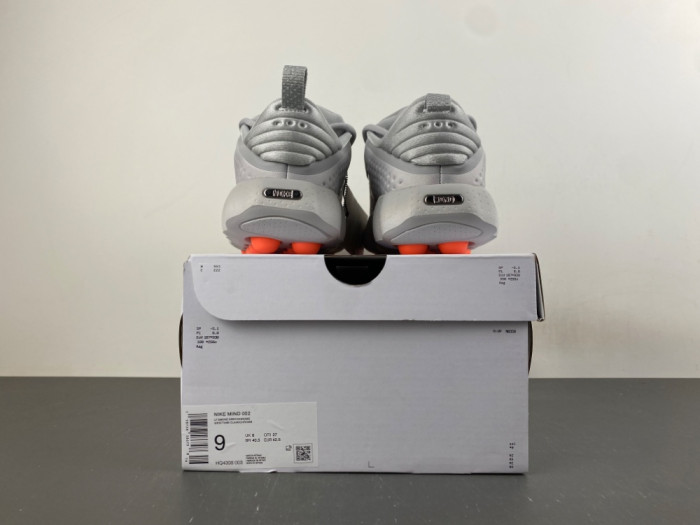 Nike Mind 002 