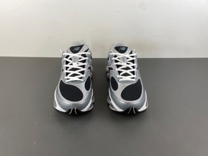 New Ba1an*e Abzorb 2000 Silver Metallic-Faded Black U200030Z