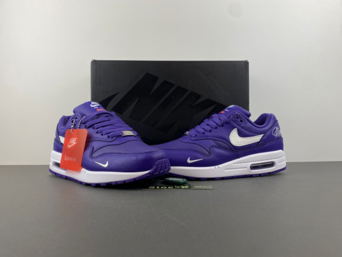 Nike x Supreme Air Max 1 