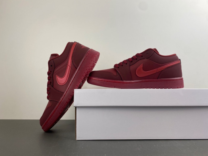 Air Jordan 1 Low SE Valentine