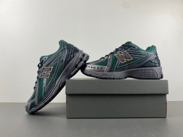 New Balance 1906R 