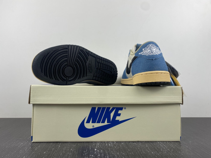 Travis Scott x Air Jordan 1 Low DM7866-902-02