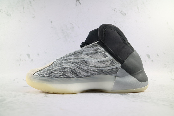 a*d*i*s yzy qntm (lifestyle model) q46473