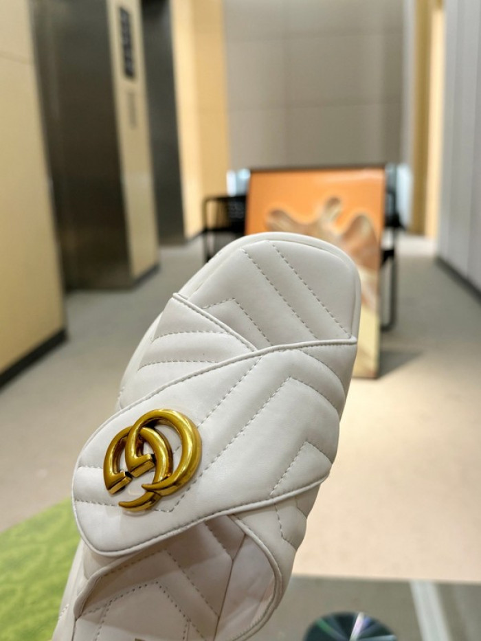 G*u*i slippers gu568-104