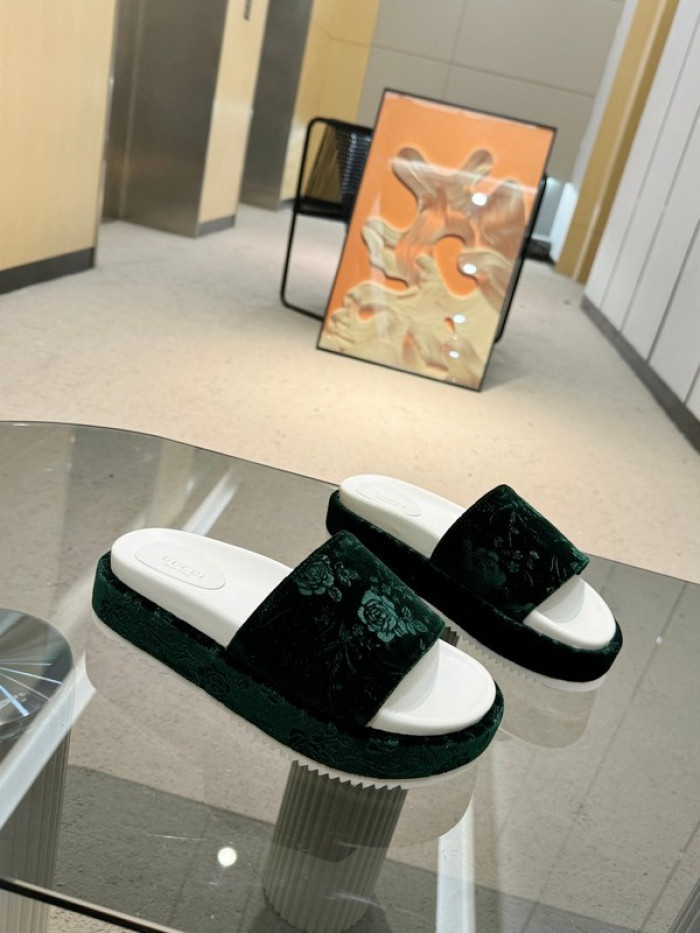 G*u*i slippers gu568-102