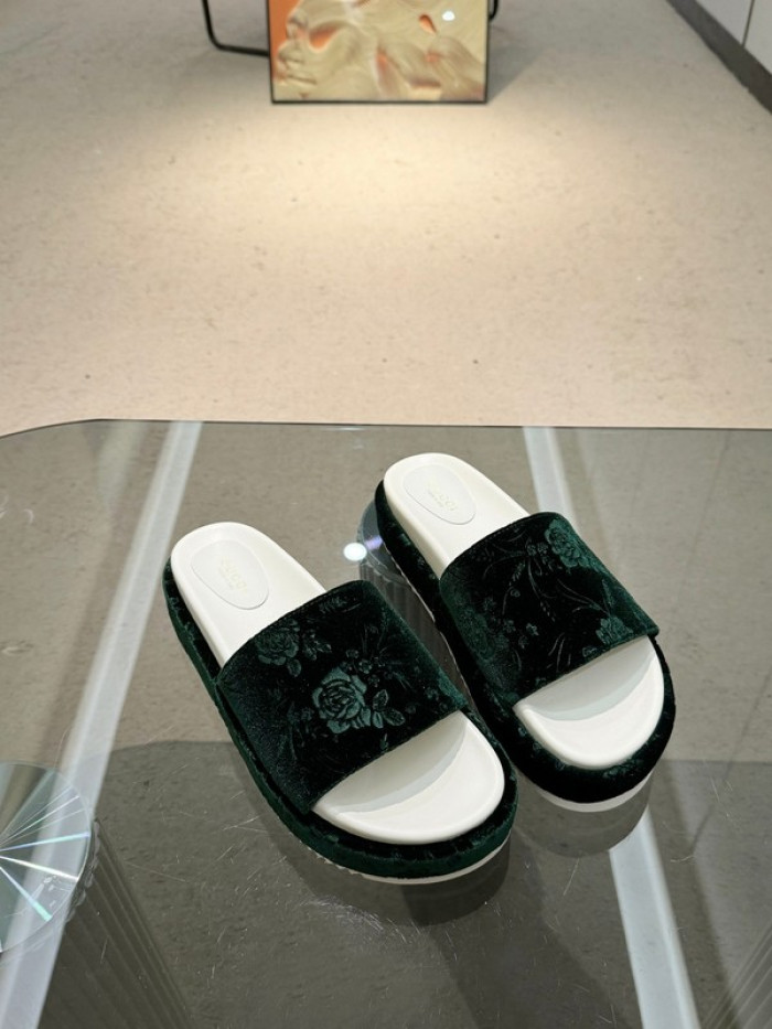 G*u*i slippers gu568-102