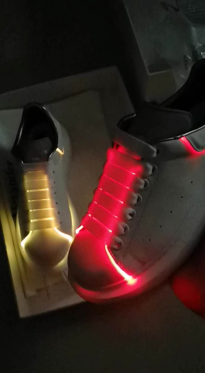 A1exa*der Mcqv*en SNEAKERS with LED MC5563-060