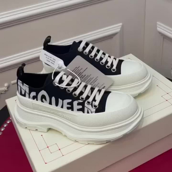 A1exa*der Mcqv*en SNEAKERS