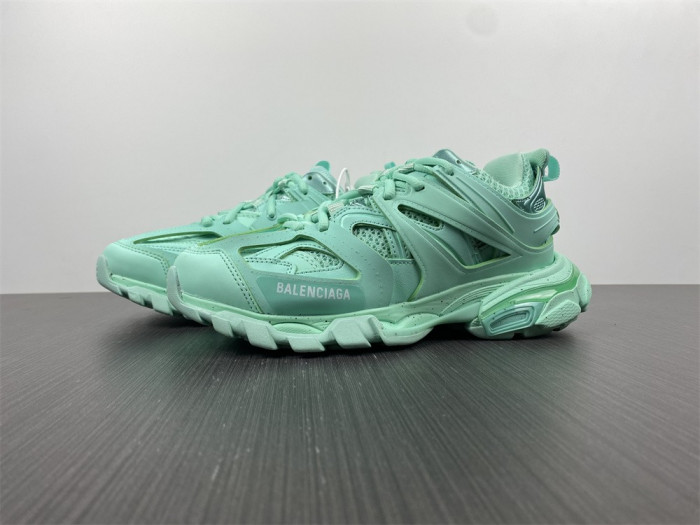 blcg track trainer green 542436 w3fe3 3800