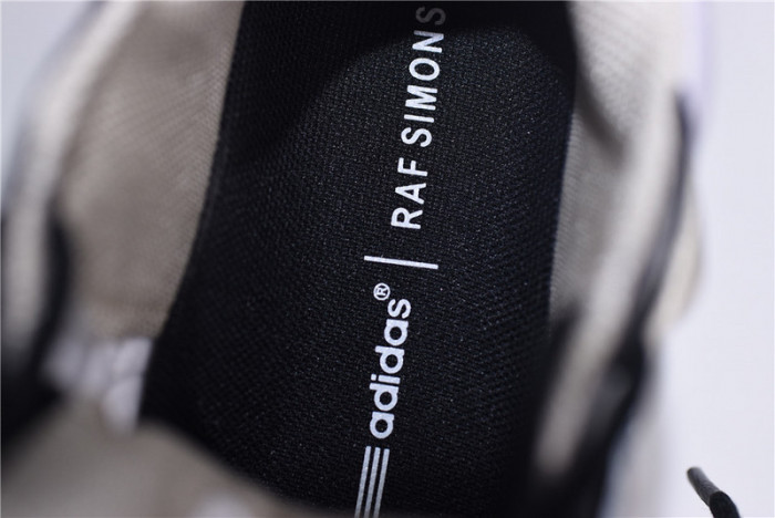 a*d*i*s ozweego 3 raf simons cream white core black b22537