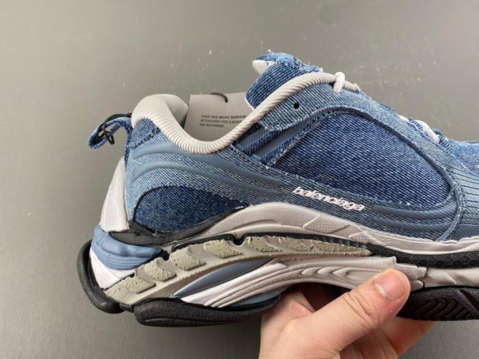 BLCG Triple S.2 Sneaker 865849 WTRS2 0310