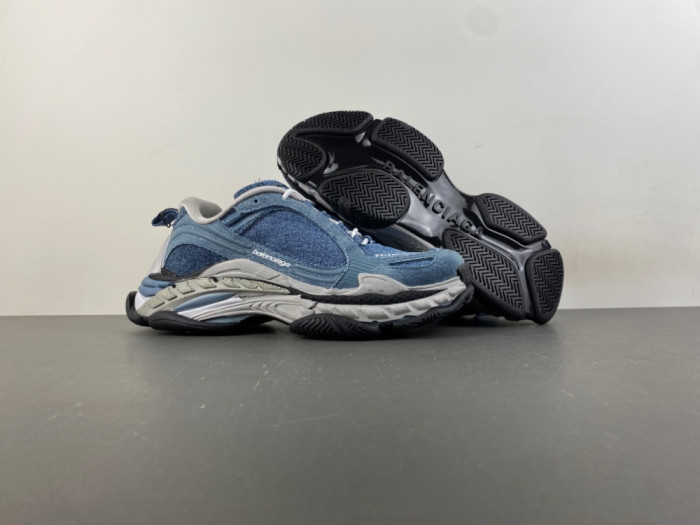 BLCG Triple S.2 Sneaker 865849 WTRS2 0310