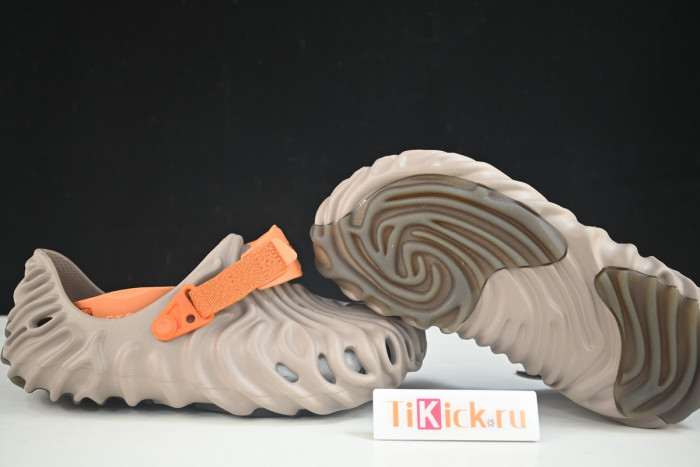 Salehe Bembury x Cr0c5 Polle x Clog "Cr0c5 Khaki"