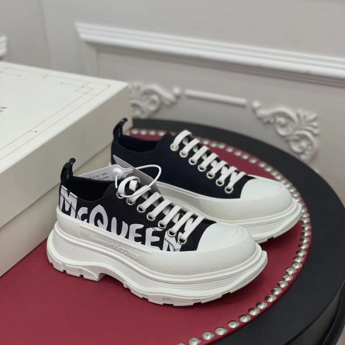 A1exa*der Mcqv*en SNEAKERS