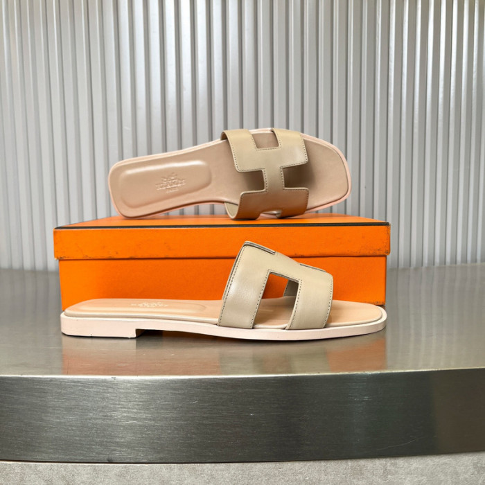H**me5 Slide CU526-2049