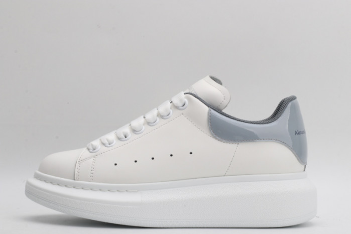 A1exa*der Mcqv*en SNEAKERS