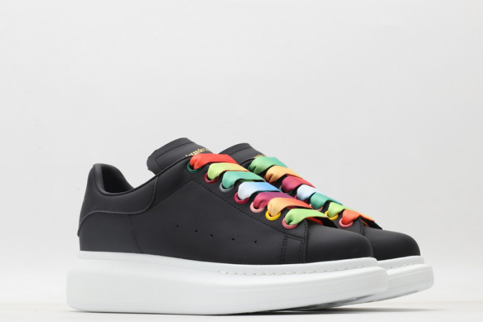 A1exa*der Mcqv*en SNEAKERS