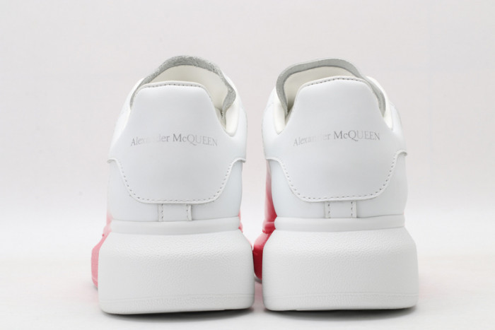 A1exa*der Mcqv*en SNEAKERS
