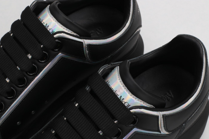 A1exa*der Mcqv*en SNEAKERS