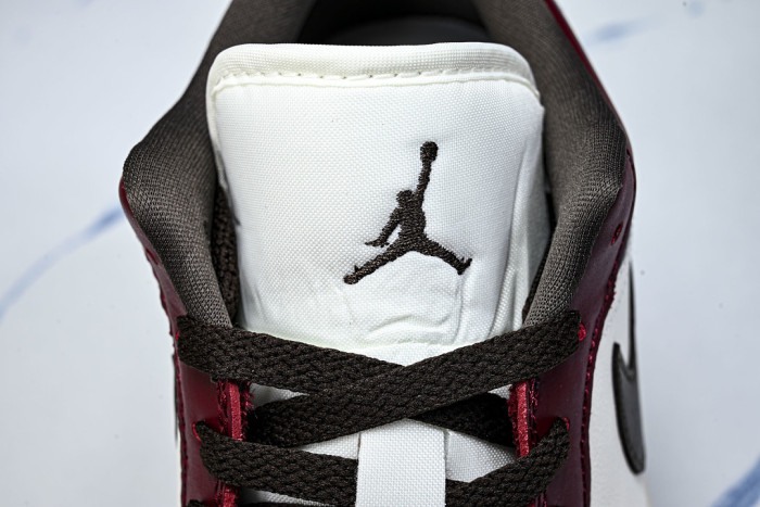 Air Jordan 1 Low SE 