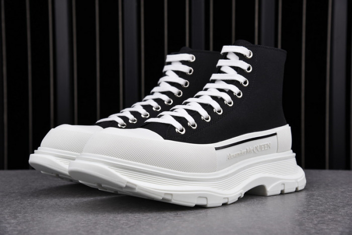 A1exa*der Mcqv*en SNEAKERS