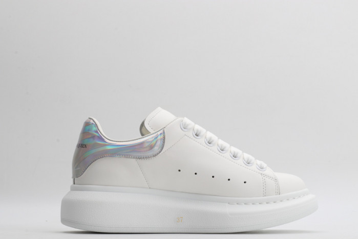 A1exa*der Mcqv*en SNEAKERS