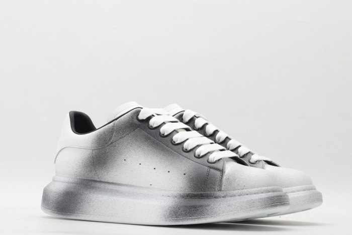 A1exa*der Mcqv*en SNEAKERS MC5563-081