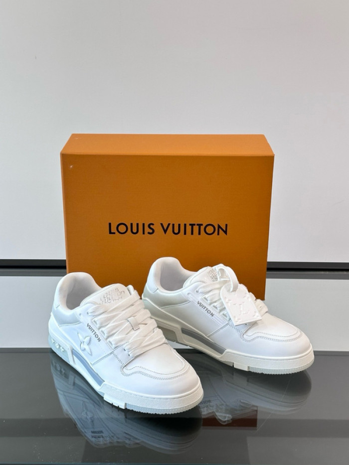 1V SNEAKERS 1V0425-228