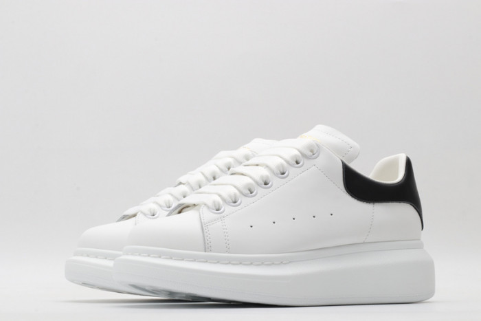 A1exa*der Mcqv*en SNEAKERS