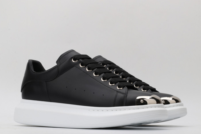 A1exa*der Mcqv*en SNEAKERS