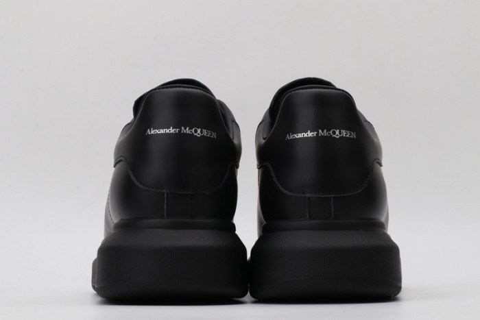 A1exa*der Mcqv*en SNEAKERS MC5563-059
