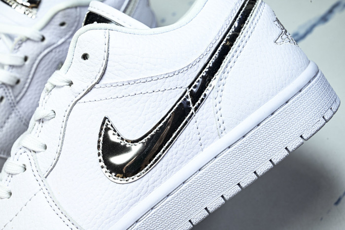 Air Jordan 1 Low SE 
