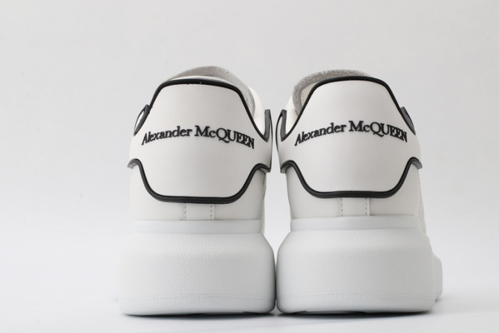 A1exa*der Mcqv*en SNEAKERS