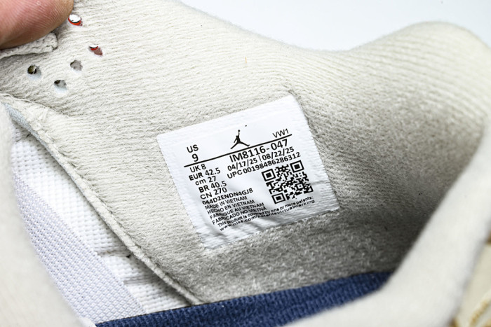 Air Jordan 4 Retro SE 