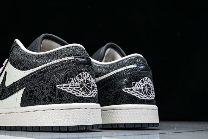 Air Jordan 1 Low SE 