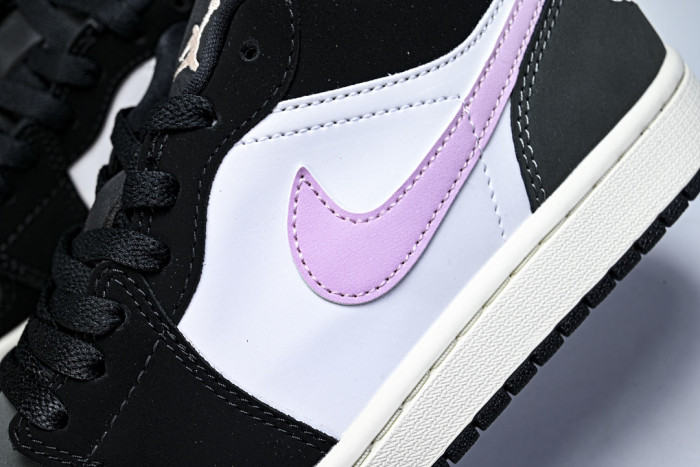 Air Jordan 1 Low SE 