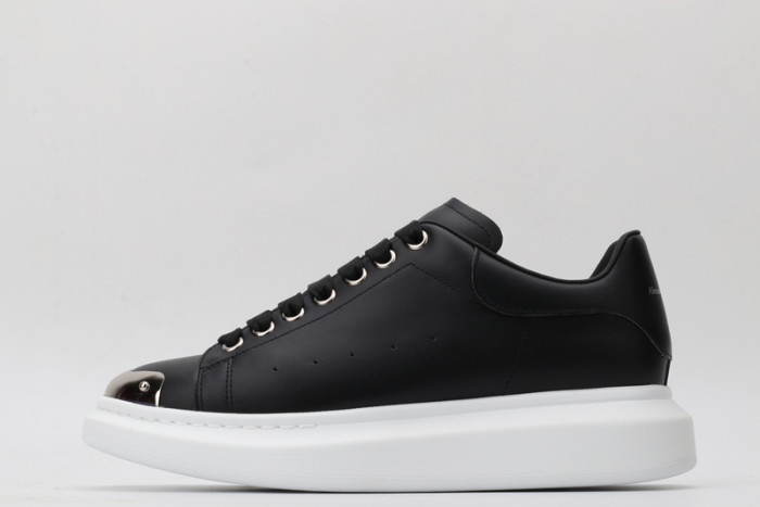A1exa*der Mcqv*en SNEAKERS