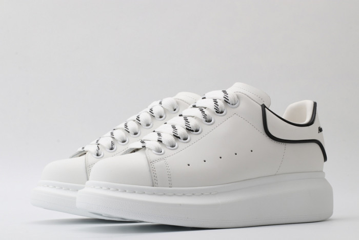 A1exa*der Mcqv*en SNEAKERS