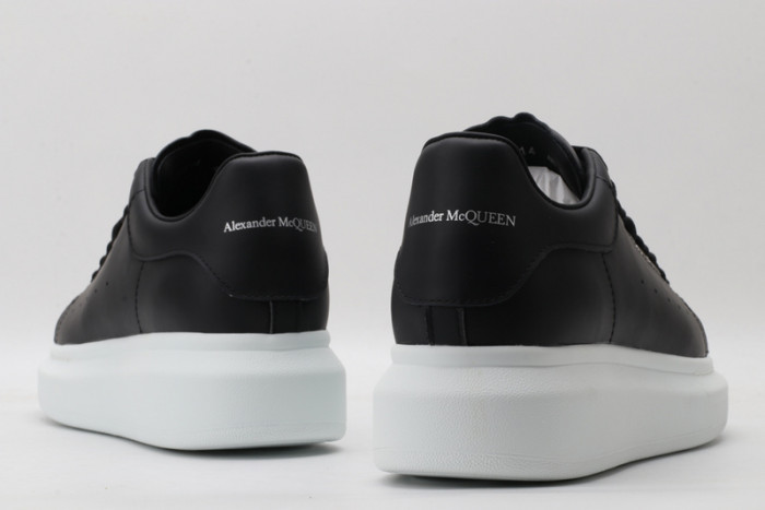 A1exa*der Mcqv*en SNEAKERS MC5563-058