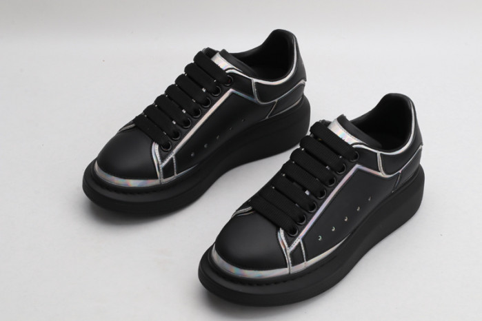 A1exa*der Mcqv*en SNEAKERS