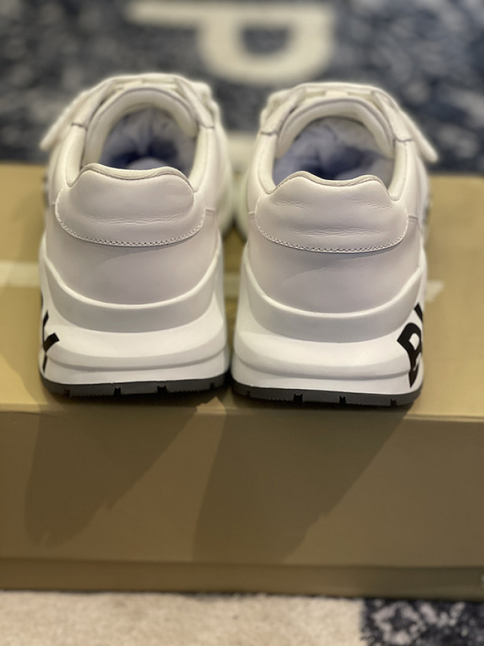 bby sneaker by0072